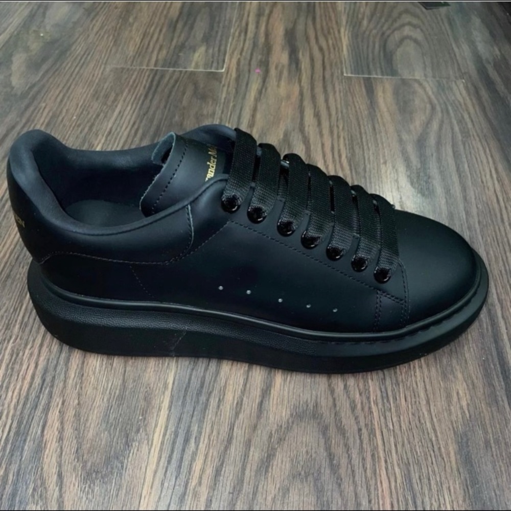 Alexander McQueen size 10 , black